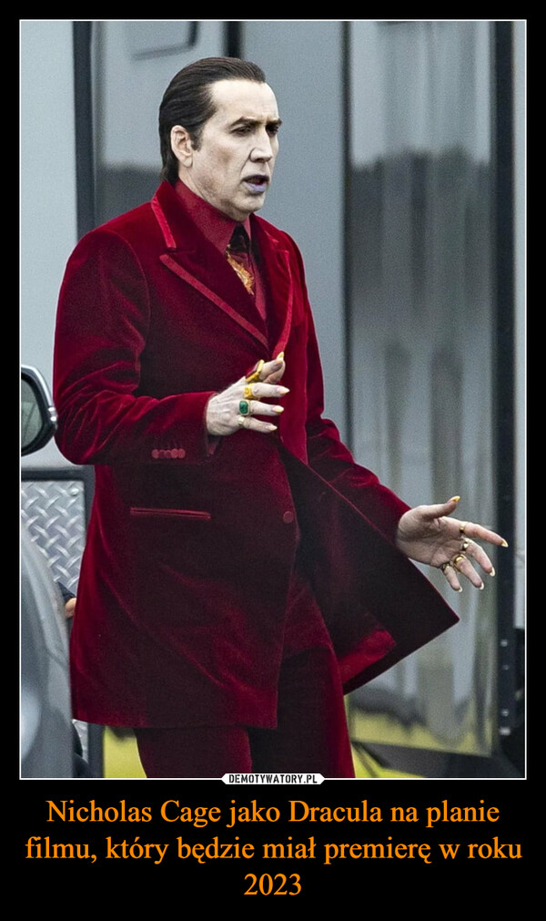 Nicholas Cage jako Dracula na planie filmu, który będzie miał premierę w roku 2023 –  